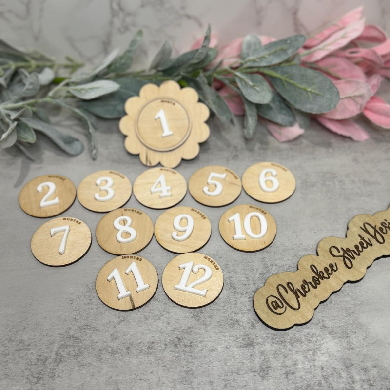 Scalloped Baby Monthly Milestone Markers Set